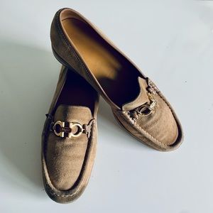 Salvatore Ferragamo Women’s Shoes 10